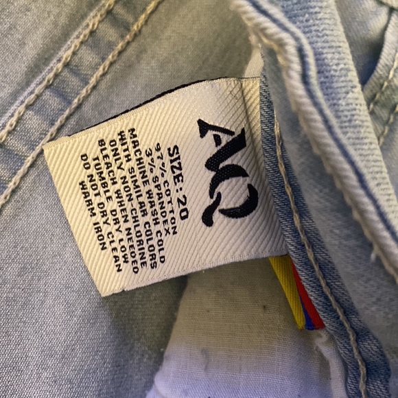 Great condition blue jeans - Picture 3 of 3